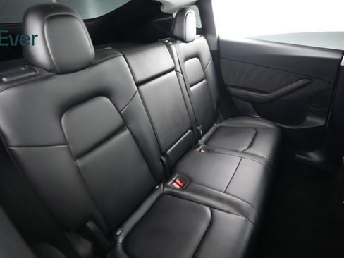 Used 2023 Tesla Model Y Long Range AWD/4WD image 5