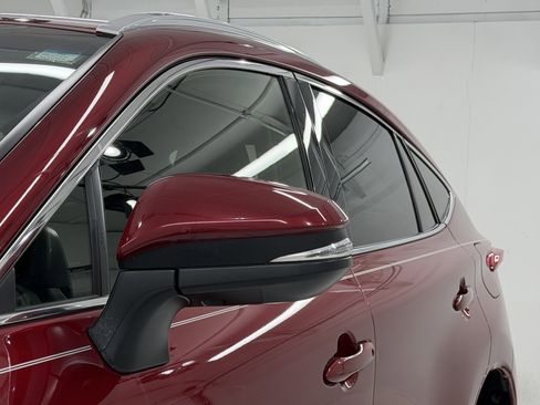 Used 2021 Toyota Venza XLE w/ Softex Package image 19