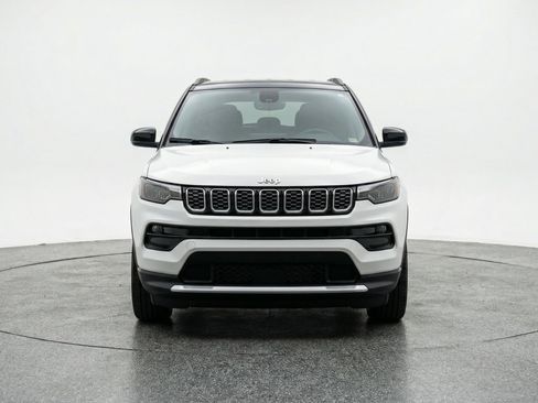 Used 2025 Jeep Compass Limited image 2