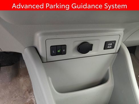 Used 2013 Toyota Prius V Five image 10