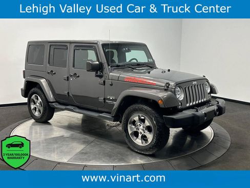 Used 2018 Jeep Wrangler Unlimited Sahara w/ Connectivity Group AWD/4WD image 1