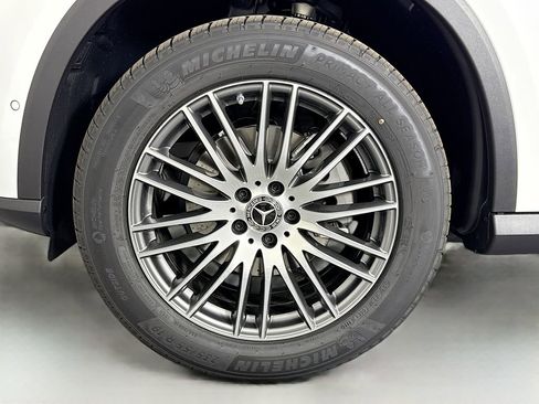 Used 2026 Mercedes-Benz GLC 300 4MATIC image 32