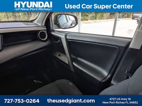 Used 2017 Toyota RAV4 XLE FWD image 19