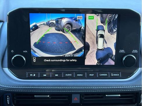 Used 2022 Nissan Rogue Platinum w/ Head-Up Display Package image 13