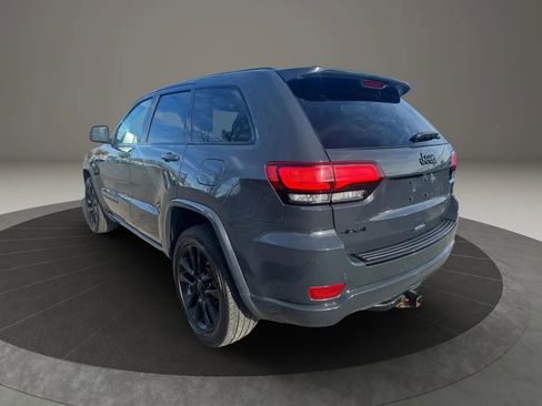 Used 2018 Jeep Grand Cherokee Altitude image 6