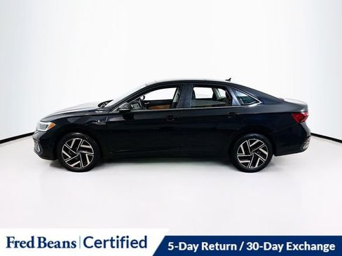 Used 2023 Volkswagen Jetta SEL image 4