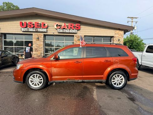 Used 2013 Dodge Journey SXT FWD image 4