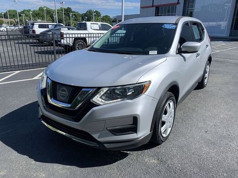 Used 2017 Nissan Rogue S FWD image 4