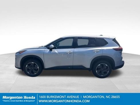 Used 2024 Nissan Rogue SV AWD/4WD image 5
