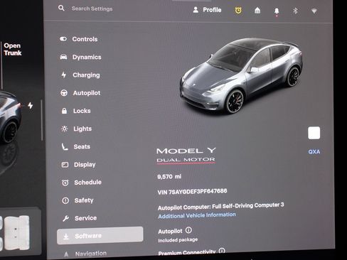 Used 2023 Tesla Model Y Performance image 29