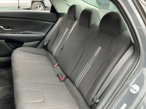 Used 2023 Hyundai Elantra SEL image 17