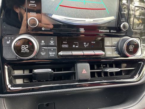 Certified 2022 Toyota Highlander XSE image 12