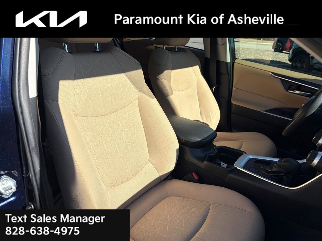 Used 2019 Toyota RAV4 XLE FWD image 18