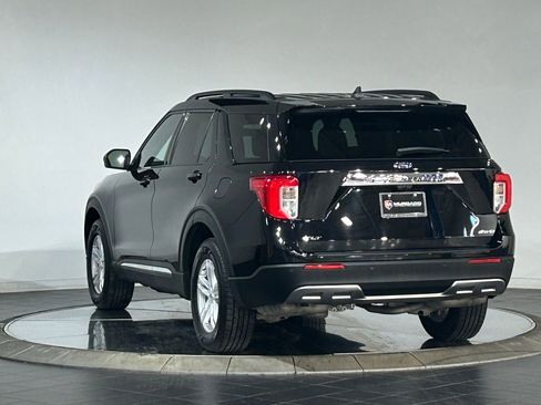Used 2023 Ford Explorer XLT w/ Equipment Group 202A image 7