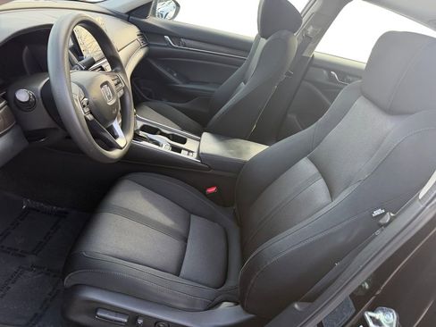 Used 2018 Honda Accord EX image 9