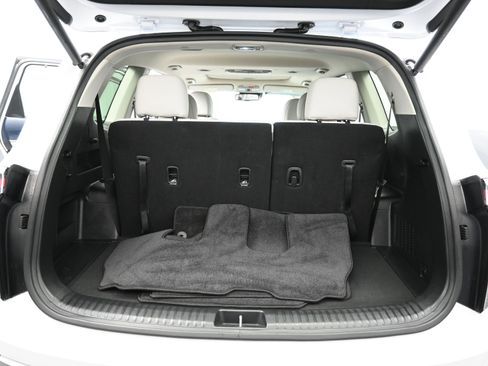 Used 2024 Kia Telluride EX w/ EX Captain's Chair Package image 17