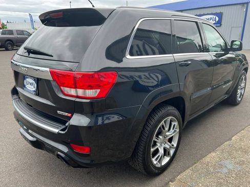 Used 2012 Jeep Grand Cherokee SRT8 w/ Luxury Group II AWD/4WD image 13