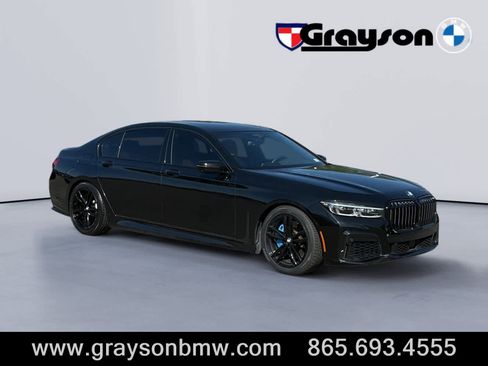 Used 2022 BMW 750i xDrive w/ M Sport Package AWD/4WD image 1