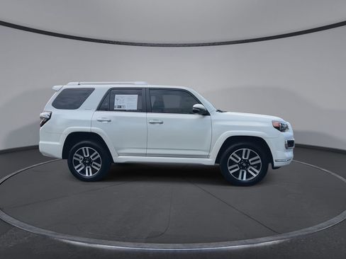 Used 2022 Toyota 4Runner Limited AWD/4WD image 9