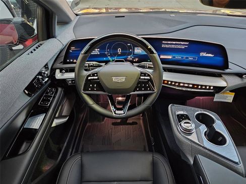 New 2026 Cadillac Optiq Luxury 1 image 13