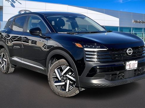 Used 2025 Nissan Kicks SV image 10