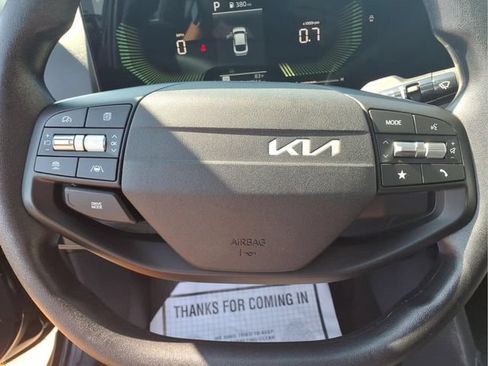Used 2025 Kia K4 FWD image 14