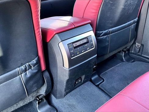 Used 2023 Lexus GX 460 Premium w/ Premium Package image 25