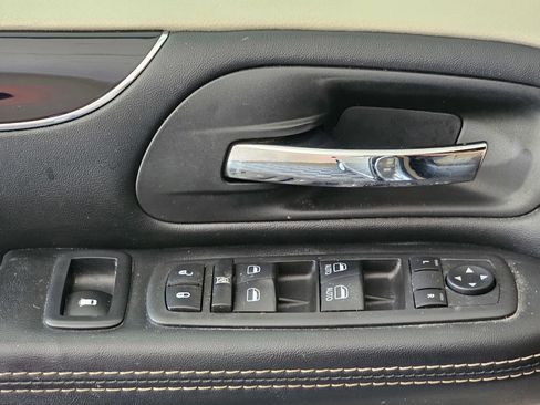 Used 2019 Dodge Grand Caravan SXT FWD image 17