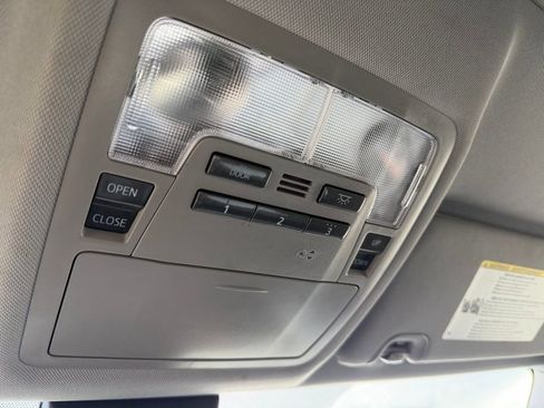 Used 2018 Toyota Highlander XLE FWD image 22