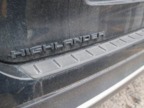 Used 2025 Toyota Highlander XSE AWD/4WD image 11