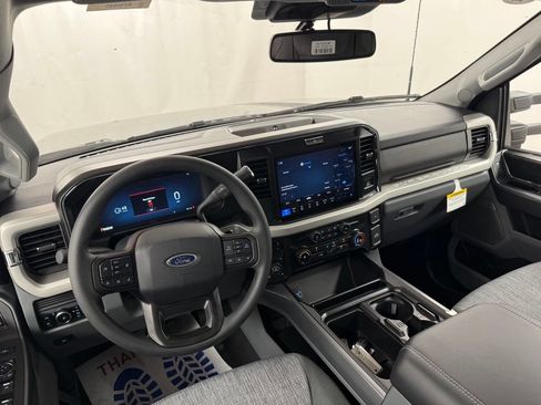 New 2026 Ford F250 XLT w/ XLT Premium Package AWD/4WD image 9