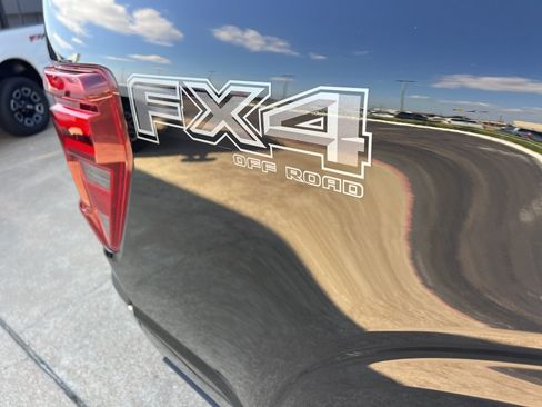 Used 2024 Ford F150 Lariat w/ FX4 Off-Road Package image 6