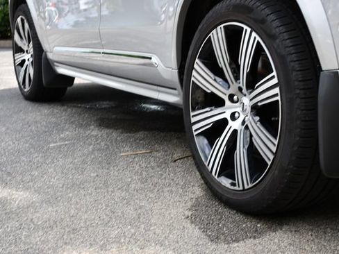 Used 2024 Volvo XC90 B6 Ultimate w/ Protection Package AWD/4WD image 9