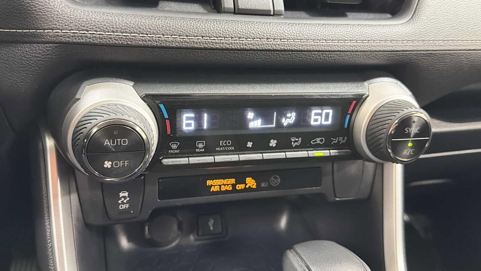 Certified 2021 Toyota RAV4 LE AWD/4WD image 20