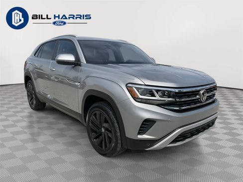 Used 2022 Volkswagen Atlas Cross Sport SE FWD image 3