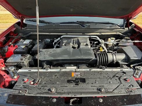 Used 2025 GMC Canyon Denali image 6