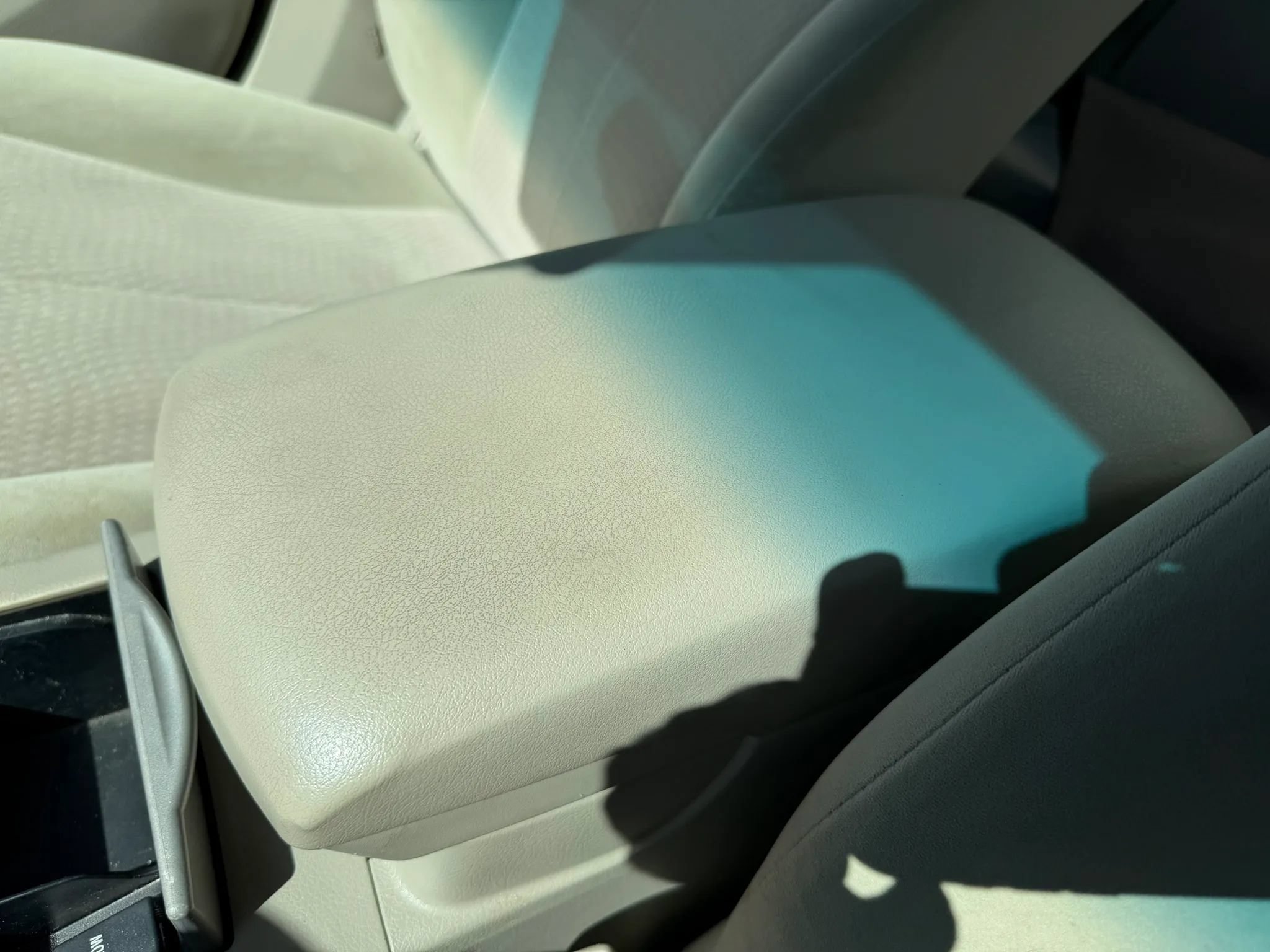 Used 2011 Toyota Camry LE FWD image 39