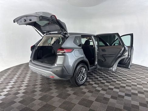 Used 2023 Nissan Rogue S image 14