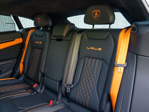 Used 2024 Lamborghini Urus S AWD/4WD image 54