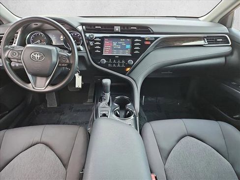 Used 2020 Toyota Camry LE image 18