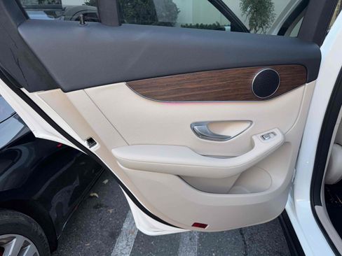 Used 2022 Mercedes-Benz GLC 300 w/ Premium Package Lite image 79