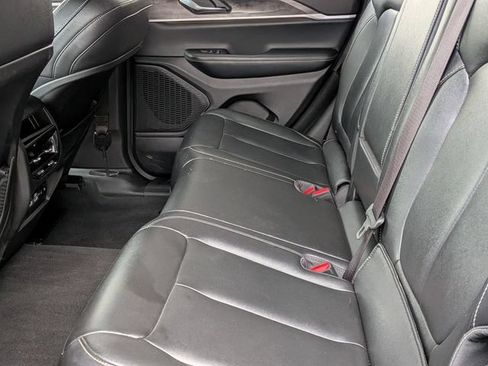 Used 2024 Jeep Grand Cherokee Limited AWD/4WD image 29