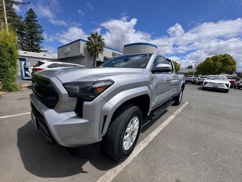 Used 2026 Toyota Tacoma SR5 RWD image 3