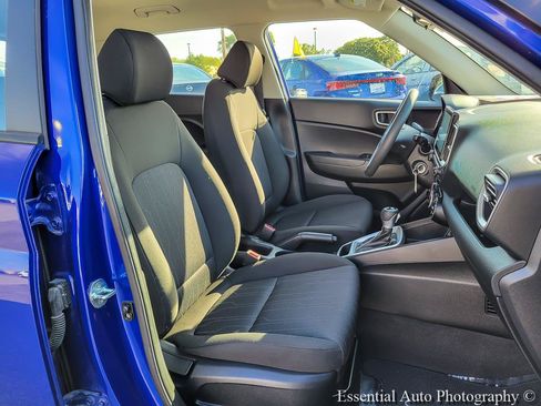 Used 2021 Hyundai Venue SE FWD image 30