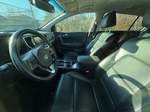 Used 2017 Kia Sportage EX image 8