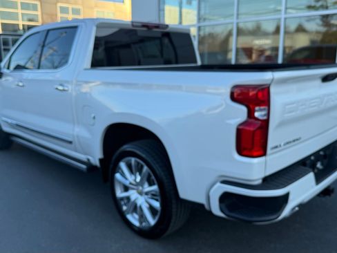 Used 2024 Chevrolet Silverado 1500 High Country w/ Technology Package image 13