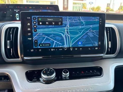 Certified 2025 Ford Expedition Active AWD/4WD image 25