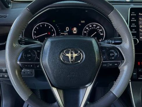 Used 2020 Toyota Avalon Limited image 13
