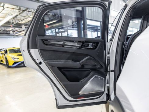 Used 2022 Porsche Cayenne Turbo GT image 15