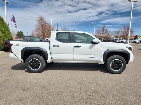 New 2026 Toyota Tacoma TRD Off-Road w/ TRD Off Road Premium Package AWD/4WD image 2